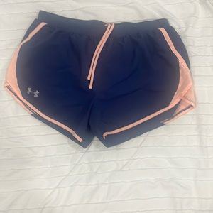 Under armor Loose Running Shorts Lg